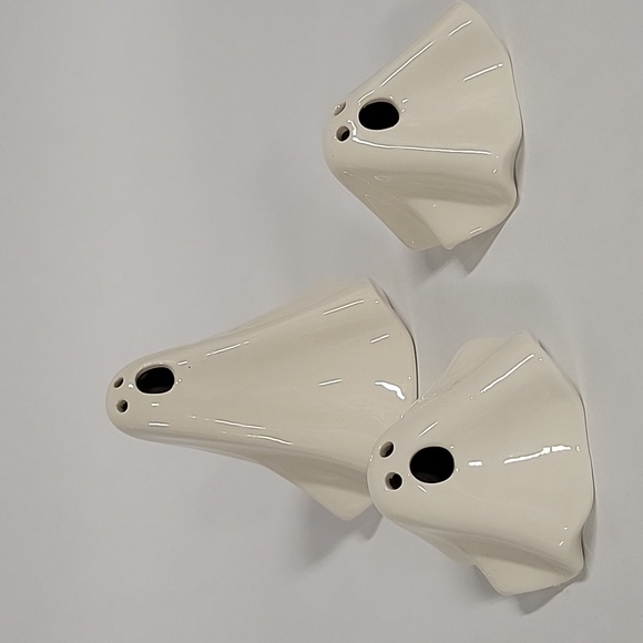 NWT Set of (3) Crate & Barrel Ceramic Halloween LED Screaming Ghosts - Picture 2 of 7